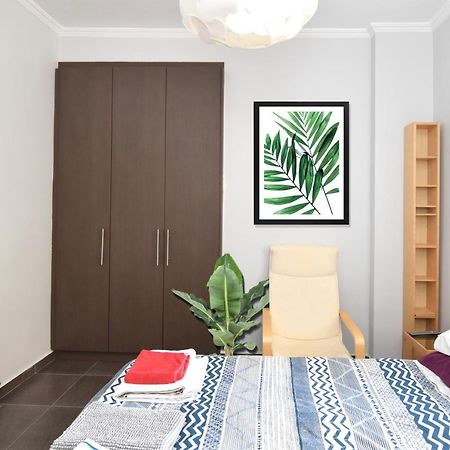 Modern Apartment In The Heart Of The City Larissa Exterior photo